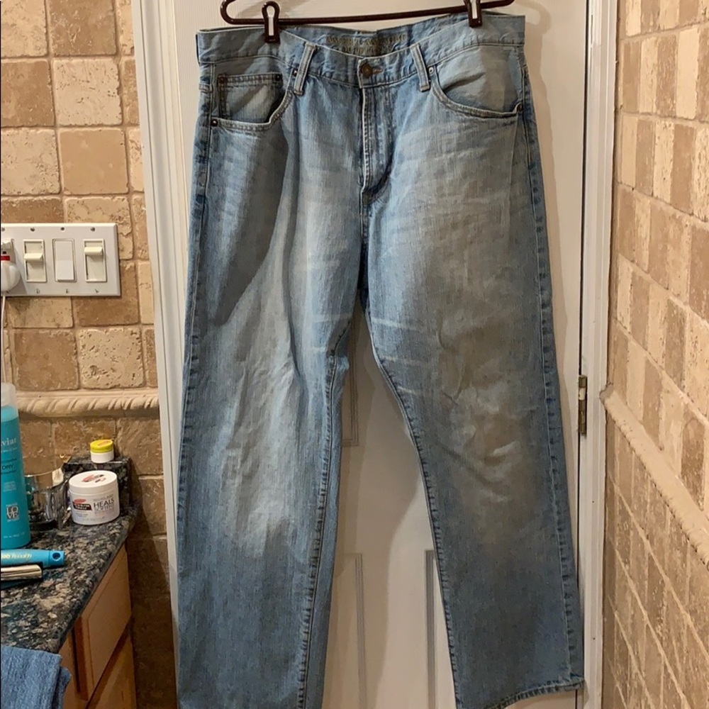 Men’s American Eagle Relaxed Straight 38 x 32 jean